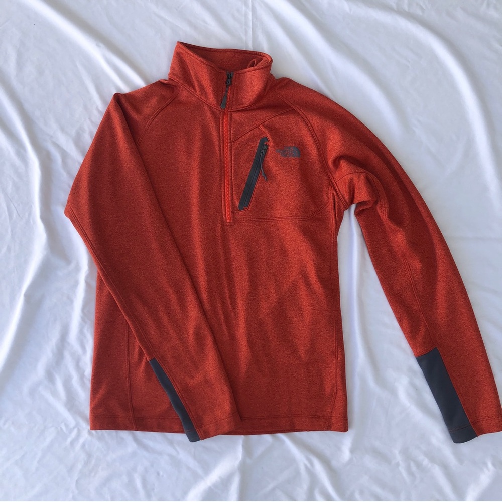 LAST CHANCE The North Face zip-up